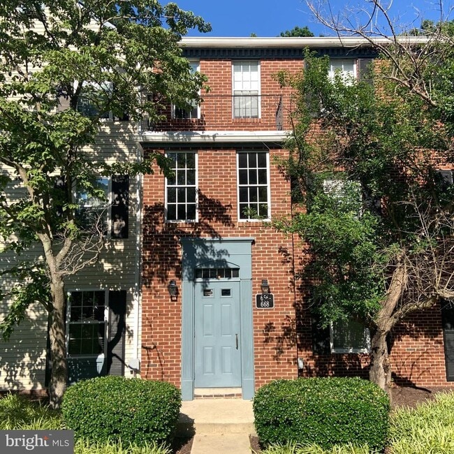 Building Photo - 664 Newbridge Ct Rental