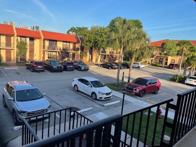 Photo - 5975 Forest Hill Blvd Unidad 202 Rental
