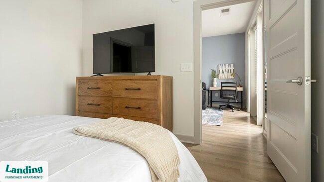 Photo - 340 W 25th St Unidad 2-106