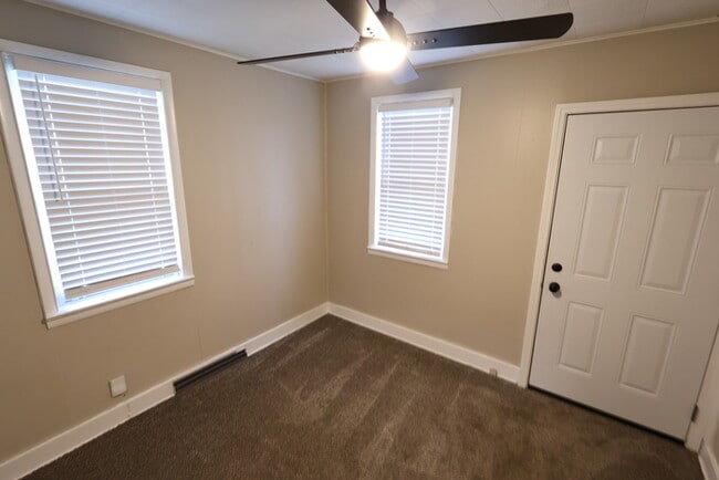 Photo - 1445 Woodbirch Ave