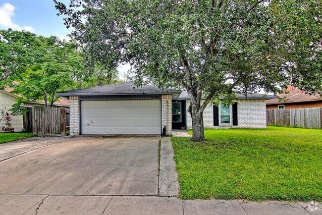 Building Photo - 11401 Woodway Creek Dr Rental
