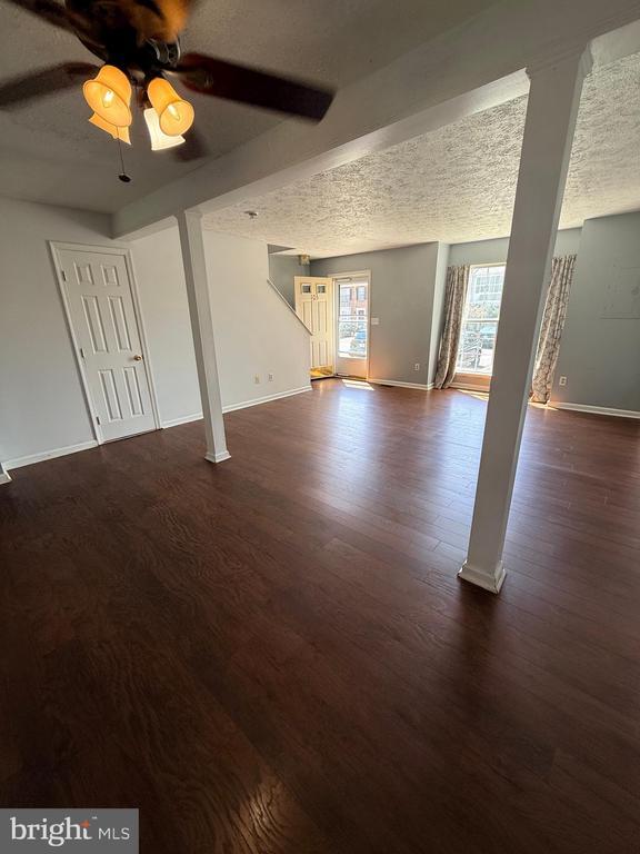 Photo - 103 Sutton Ct