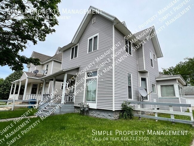 Building Photo - 906 Jefferson Ave SE Unit 1