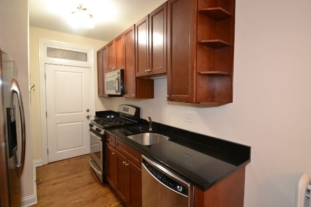 Photo - 747 W Addison St Unit S2