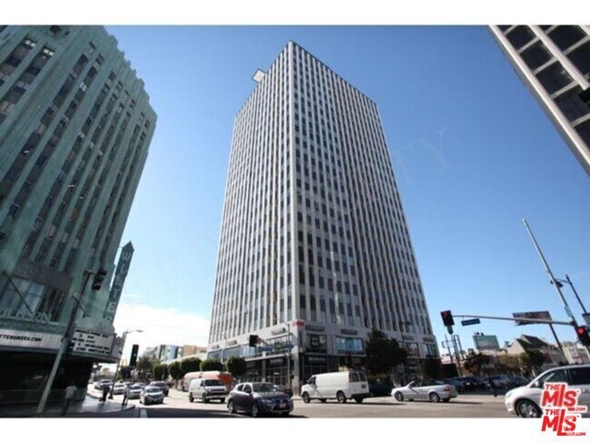 Building Photo - 3810 Wilshire Blvd Unit 1402 Rental