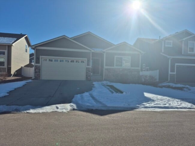 Building Photo - Single Family Home