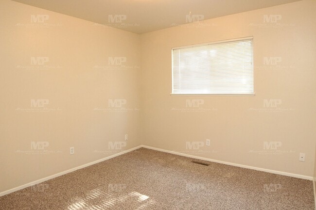 Photo - 1618 Edora Rd