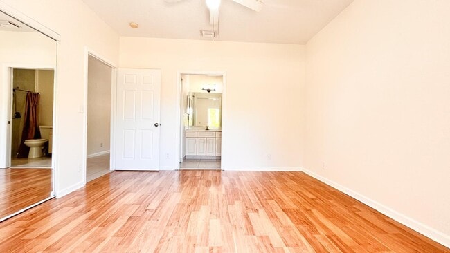 Photo - 1440 Hawthorne Pl