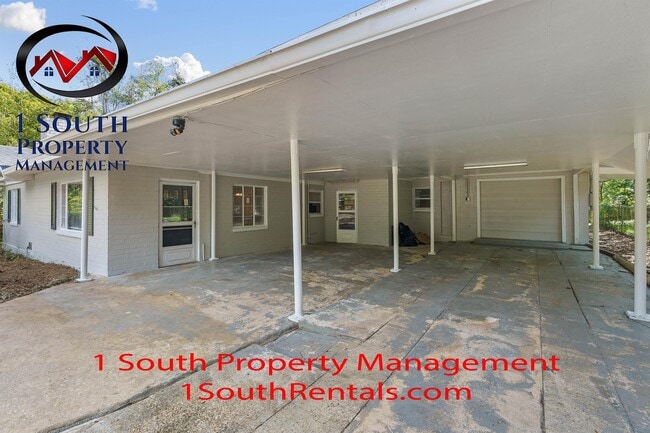 Photo - 3875 Hawthorne Dr