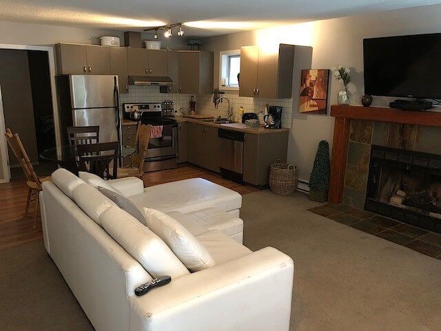 6272 Bishop Way Unit Fully Furnished 2 Bedroom Garden Suite