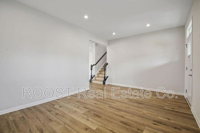 Photo - 380 Crownover Way