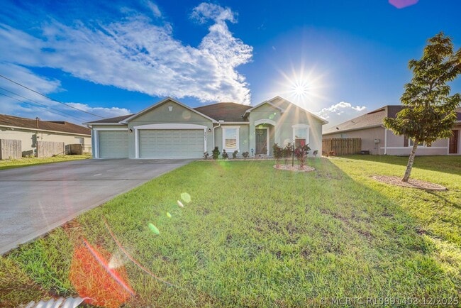 Photo - 4631 SW Athena Dr