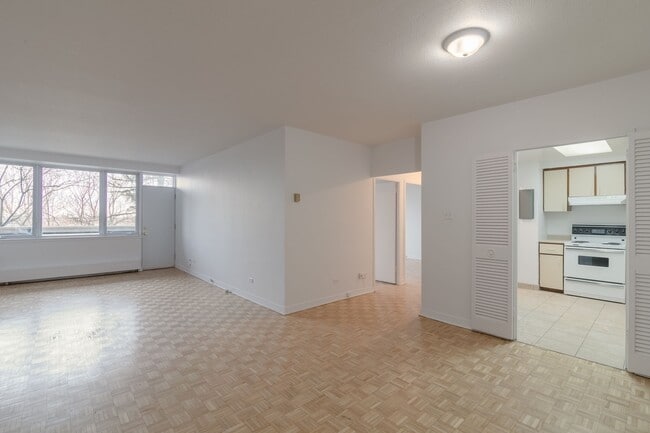 Photo - 900 Av. Rockland Unit 308