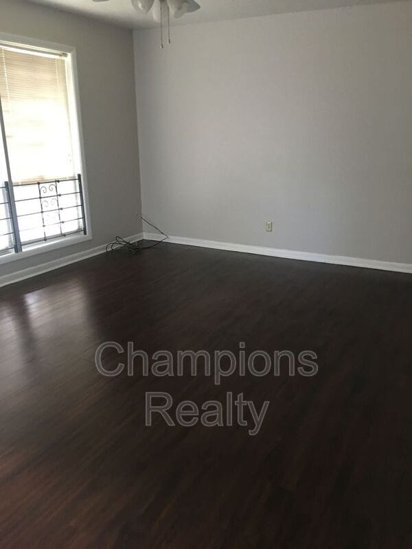 Photo - 1167 Staunton Dr