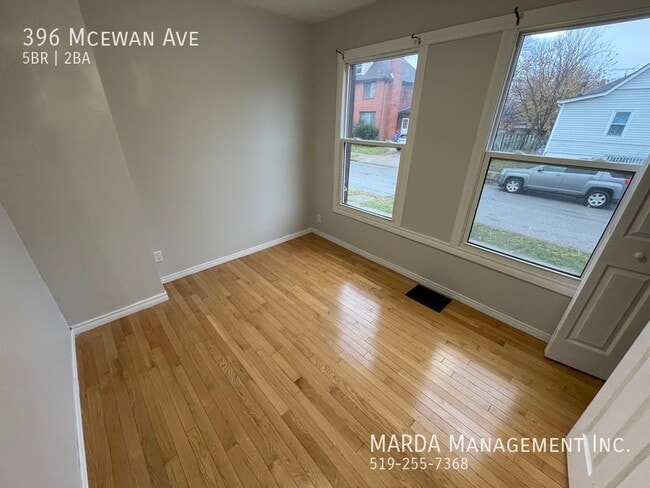 Photo - SPACIOUS 5 BED/2 BATH HOUSE! + Utilities