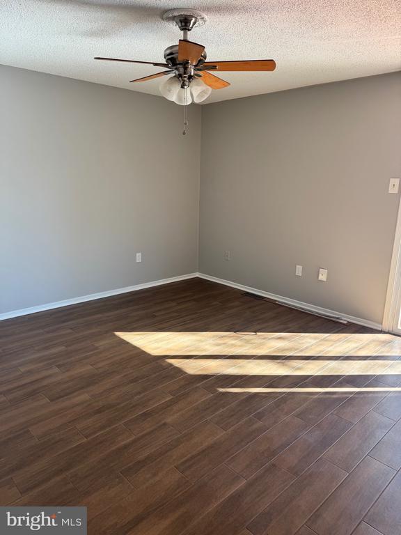 Photo - 102 Essex St