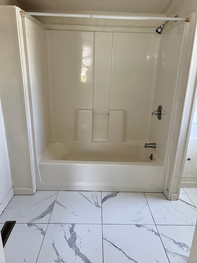 Photo - 1128 Pickett St