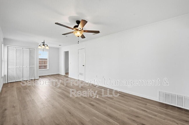Photo - 418 Russell St