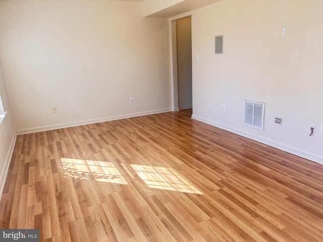 Photo - 213 Emily Ln