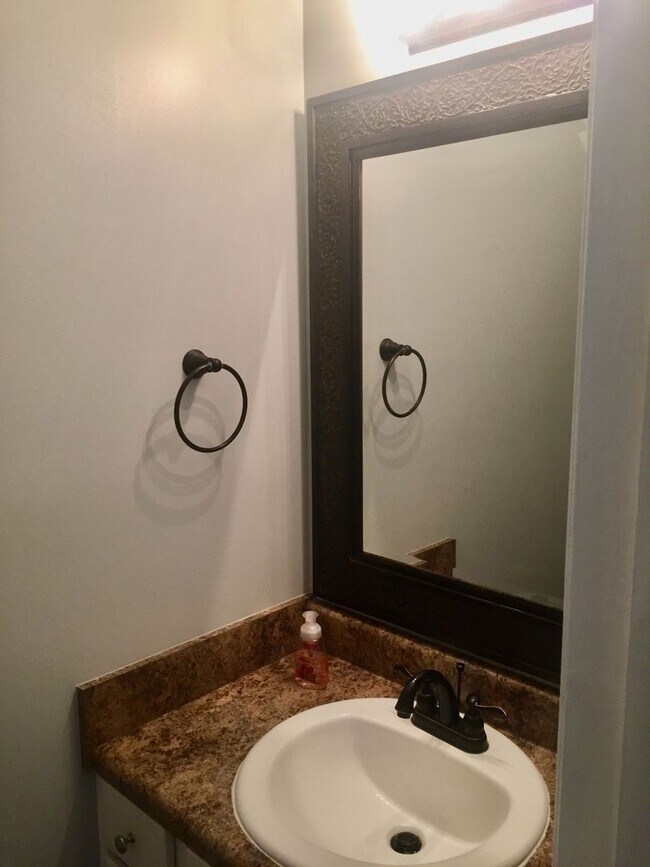 Photo - 2708 Blossom Dr Unidad 2708 Blossom Dr.  B