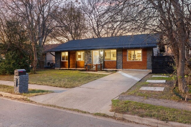 Photo - 6904 Cherry Meadow Dr