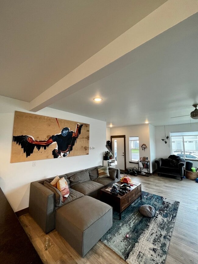 Photo - Samantha Lane Unit B