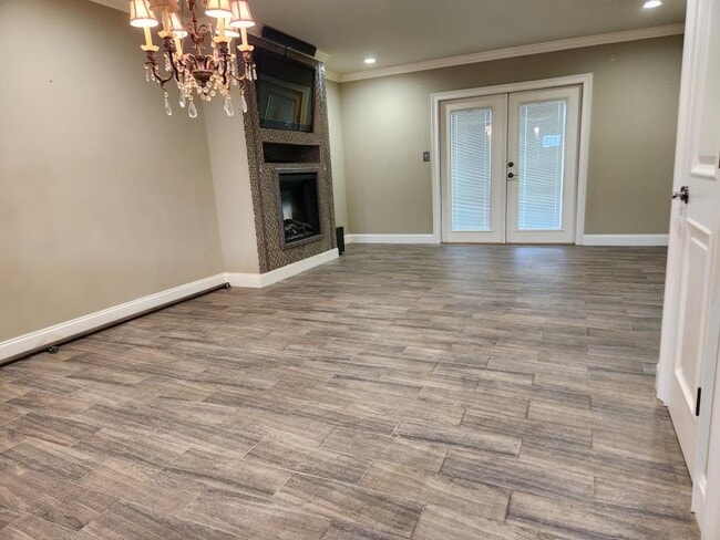 Photo - 1085 Holly Dr