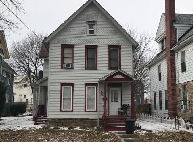 Building Photo - 119/121 N. Clinton St. Unit 119 N Clinton St