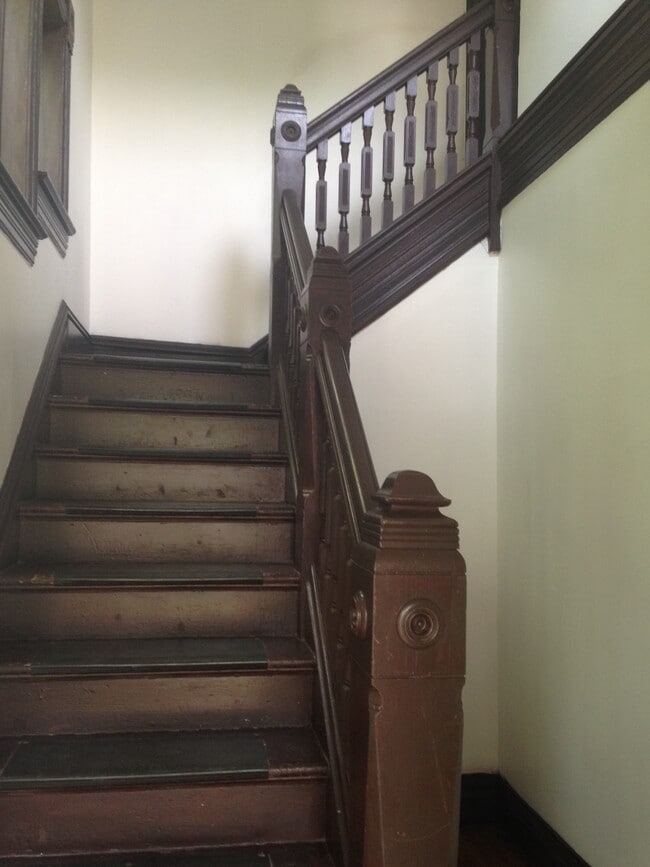 Photo - 218 E 5th St Unidad 2