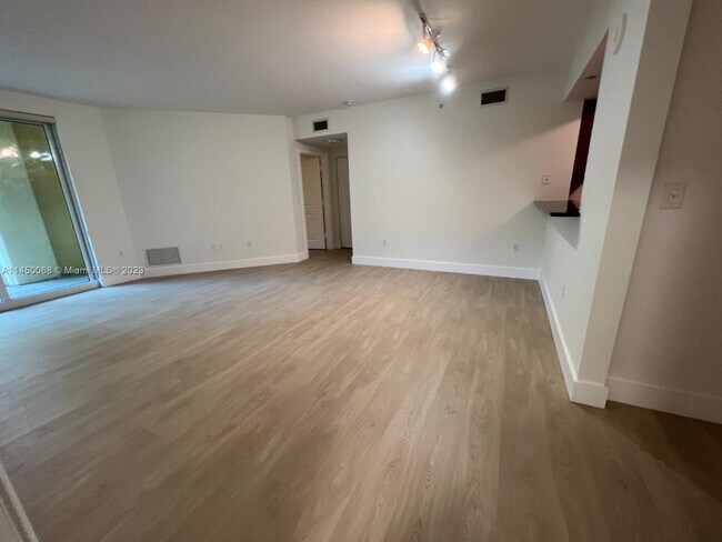 7355 SW 89th St Unit 512N