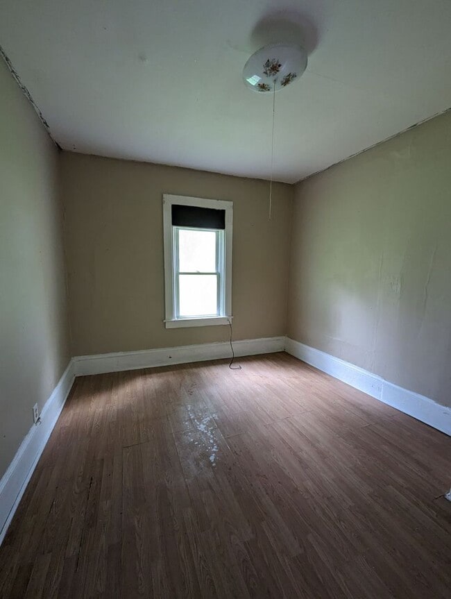 Photo - 210 S Doxtator St Unit Apt 1