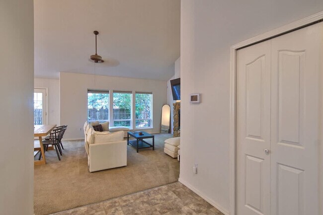Photo - 2372 NW Meadows Dr Unidad SI ID1550268P
