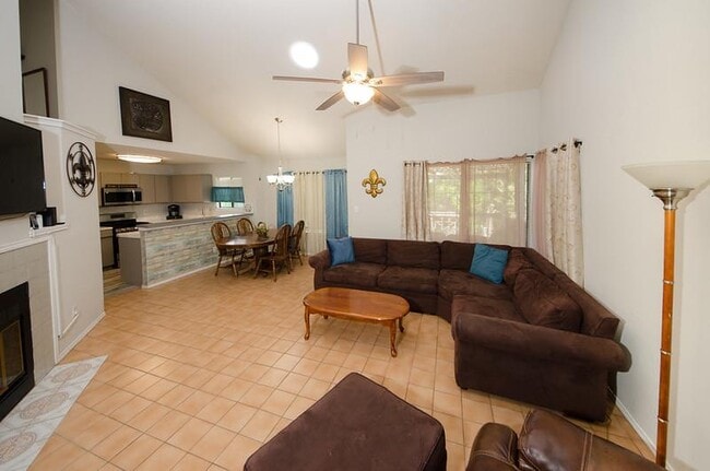 Photo - 2112 Waterway Bend