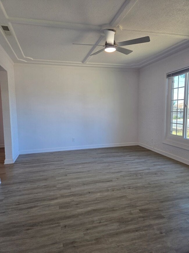 Photo - Large corner lot - Central Folsom 2 Bedroom, 1 Bath