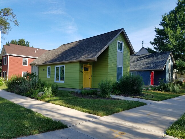 Photo - 1962 W 58th St House