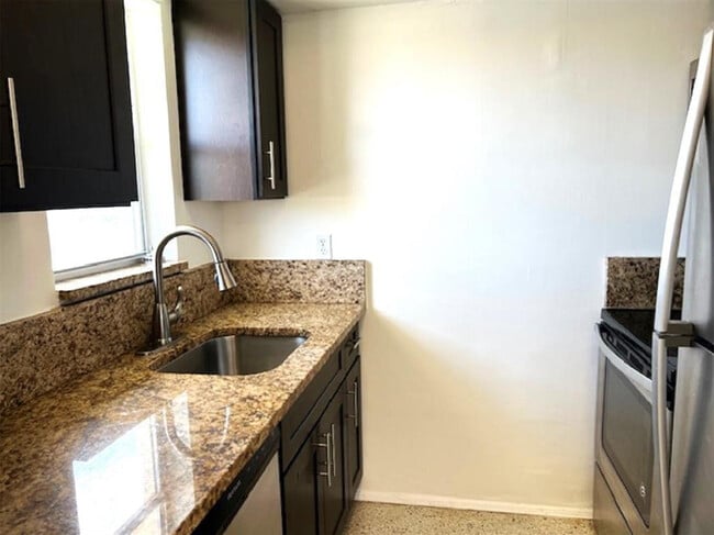 Photo - 270 NE 40th St Unit 26