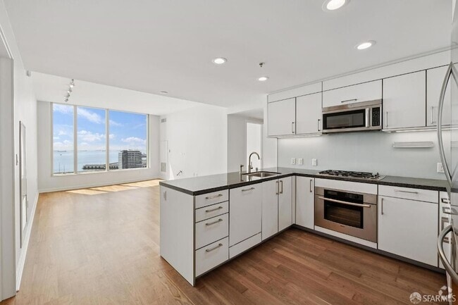 Building Photo - 301 Main St Unit 27E Rental