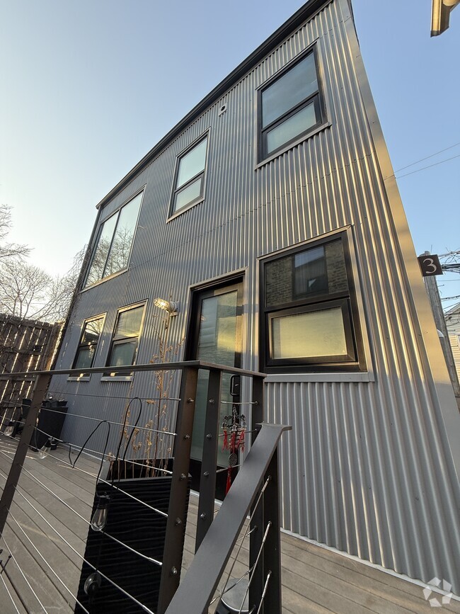 Building Photo - 1034 W 20th Pl Unit 3 Rental