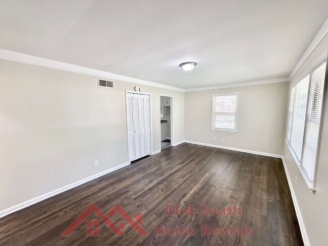 Photo - 3284 Parham St