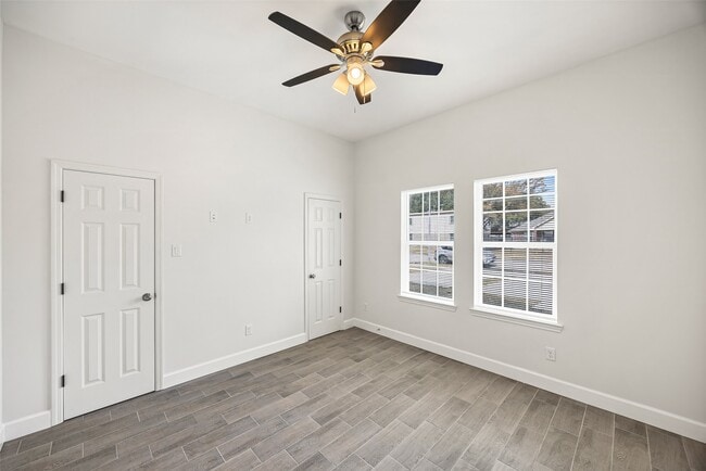 Photo - 1550 Lombardy St