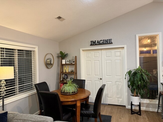 Photo - 148 N 2nd St Unidad A