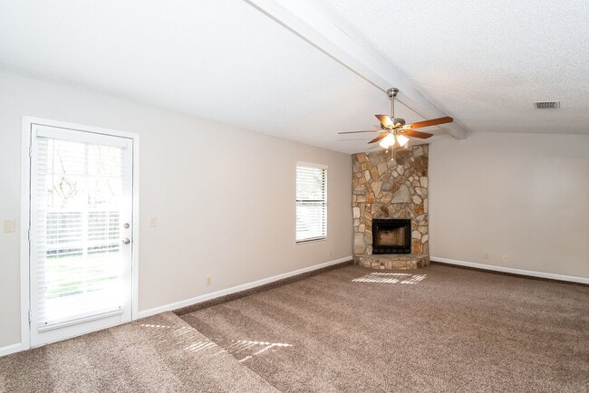 Photo - 806 Hardwood St