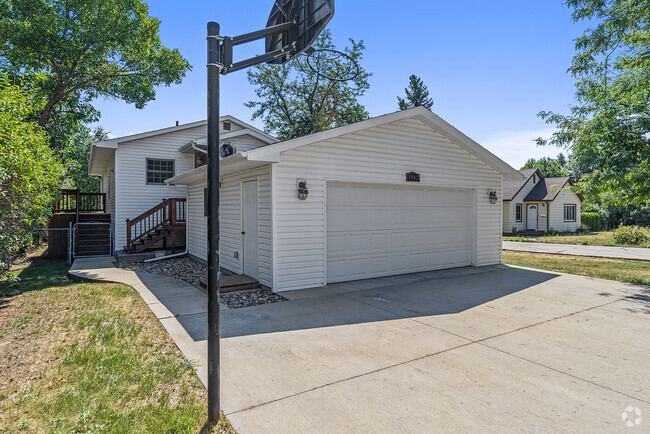 Building Photo - 1942 Monte Vista Dr Rental