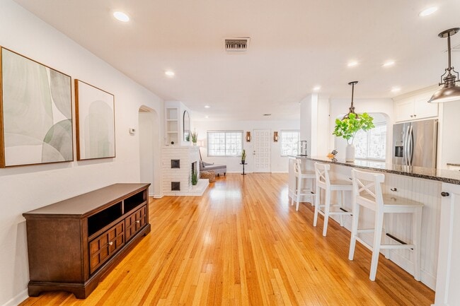 Photo - 3227 N Orange Ave