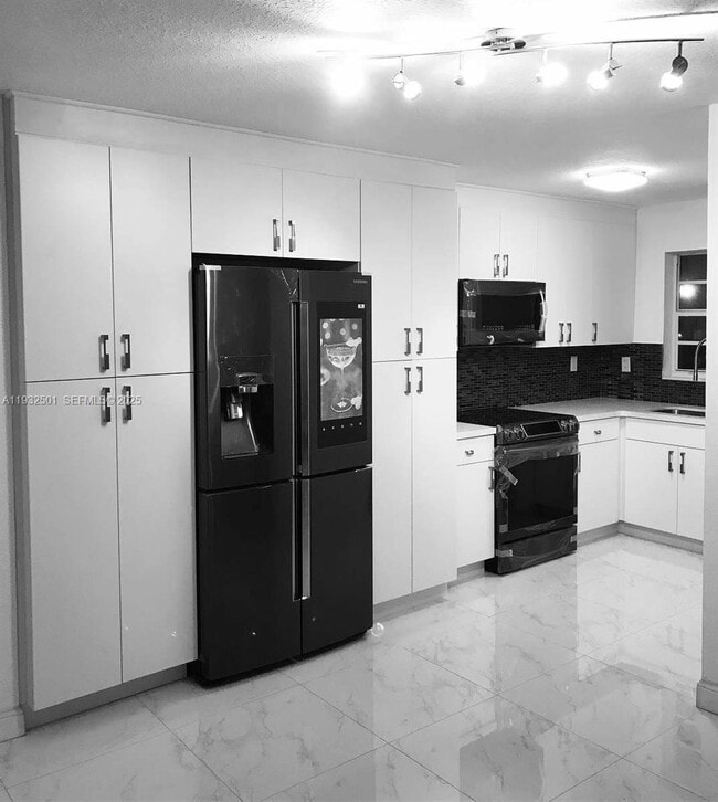 Photo - 8870 Fontainebleau Blvd Unidad 401