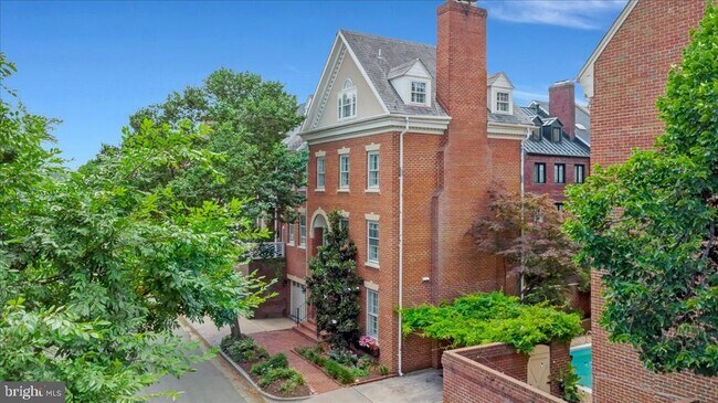 Photo - 303 S Union St