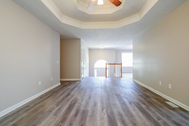 Photo - 830 Gateshead Ln