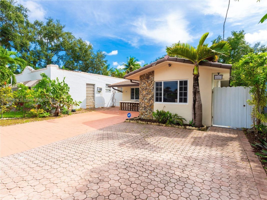 Photo - 33 NW 58th Ct