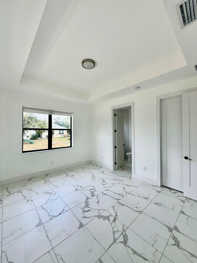 Photo - 4128 Barbarossa Ave