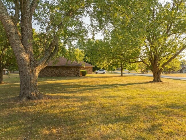 Photo - 8430 N Oaklawn Dr